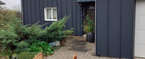 Bardage aluminium joint debout + Bardage horizontal red cedar QUIMPER