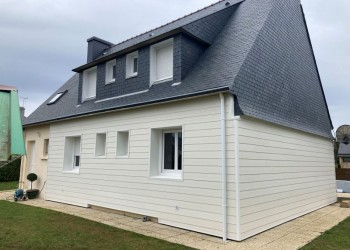 Façade de la maison avec ITE BARDAGE